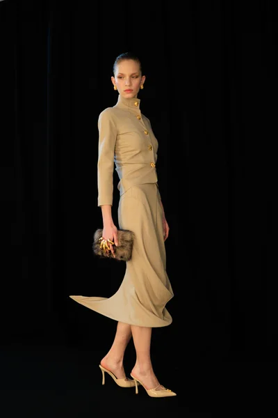 Look 2